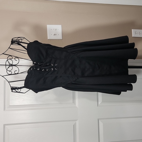 Source Unknown Black Babydoll Dress with Ruched Ribbed Design - Picture 6 of 11